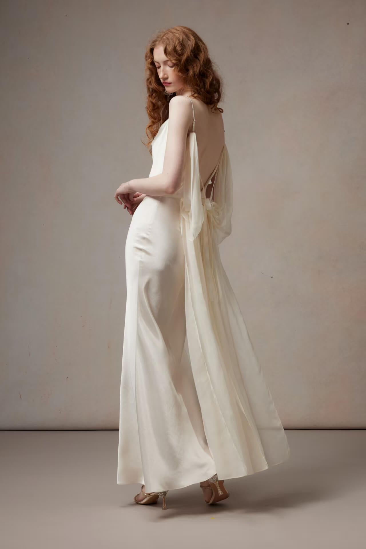 Velo d’Alba Gown