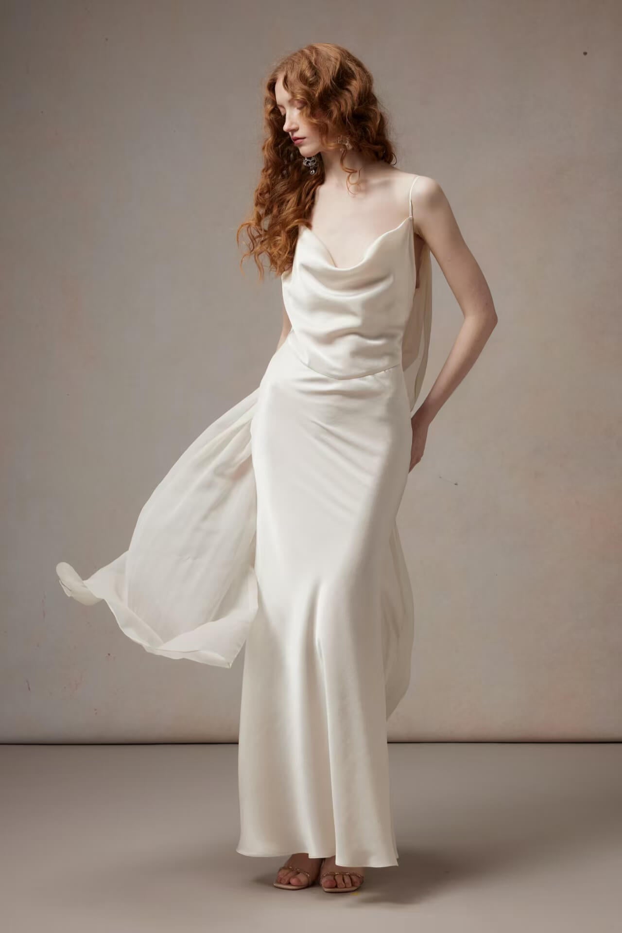 Velo d’Alba Gown